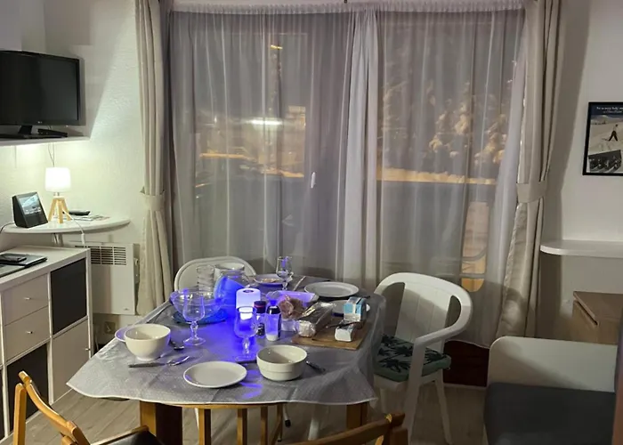 Combettes Studio Apartment