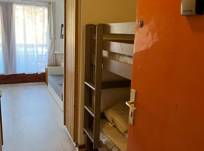 Combettes Studio Apartment